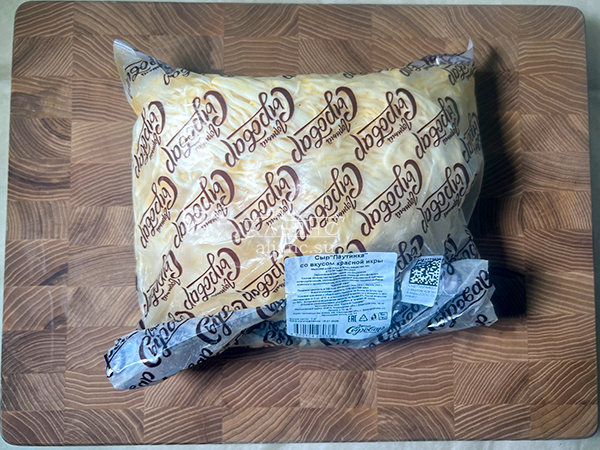 Сыр 1 кг ГОРНЫЙ СЫРОВАР (Паутинка со вкусом красной икры) в Новокуйбышевске